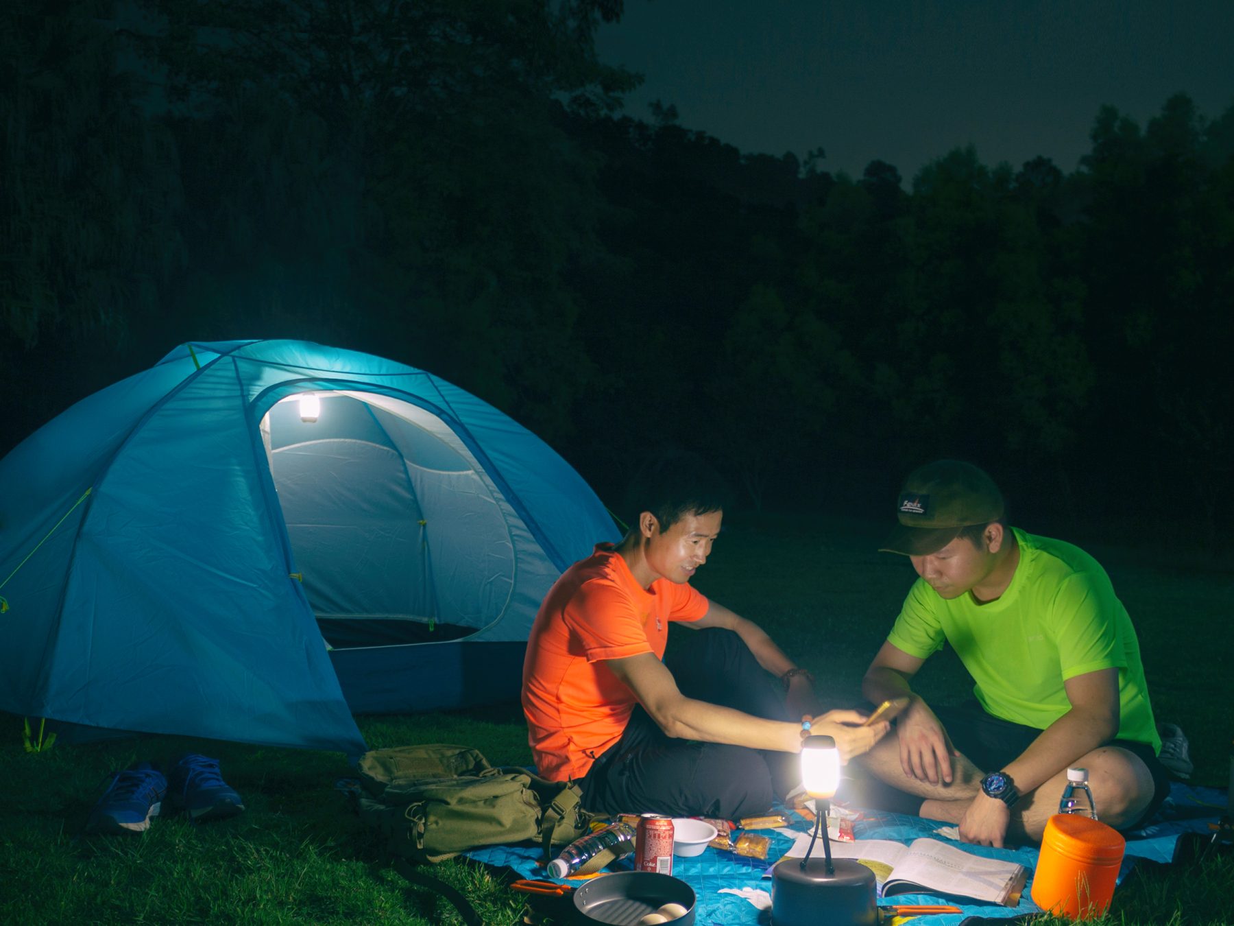 Lampa kempingowa Fenix CL26R czarna - obrazek 10