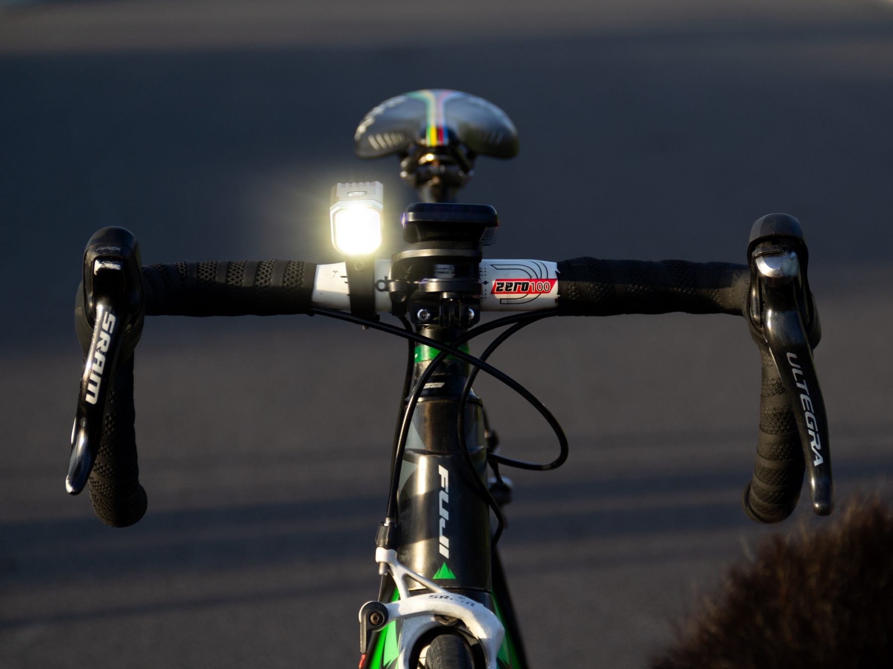 Lampa rowerowa Fenix BC25R - obrazek 15