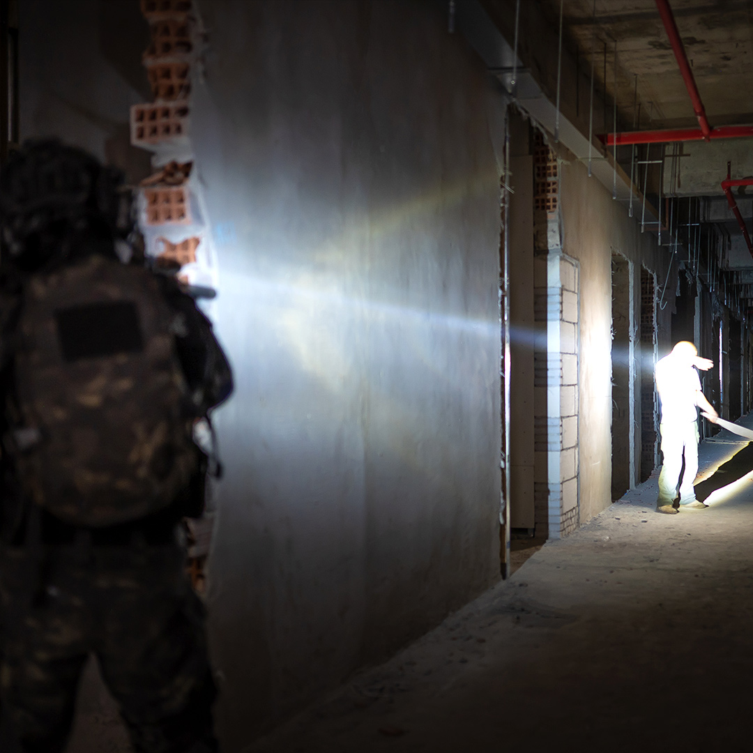 Latarka laserowa Fenix HT30R - obrazek 8